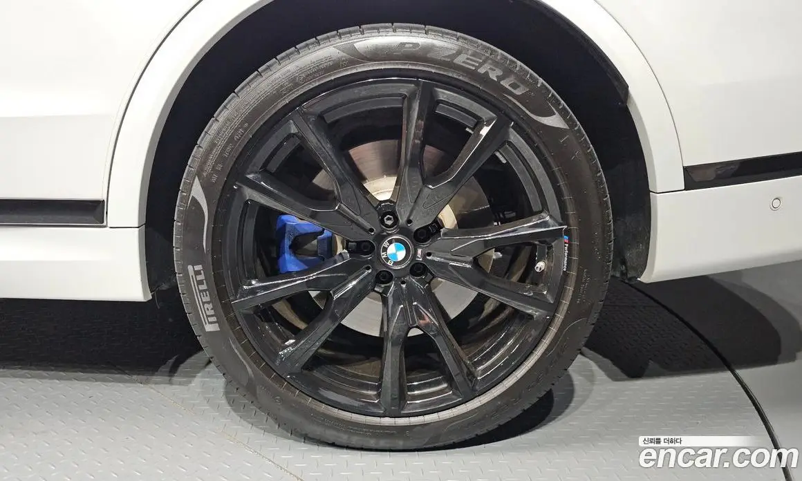 BMW X7 2025 4.4 автомат (гидро), фото 7