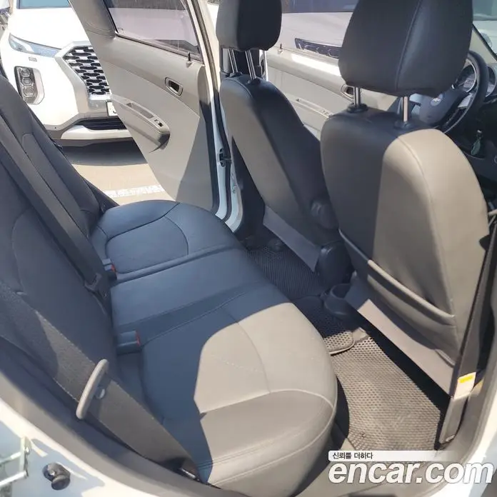Chevrolet Spark 2014 1.0 автомат (гидро), фото 11
