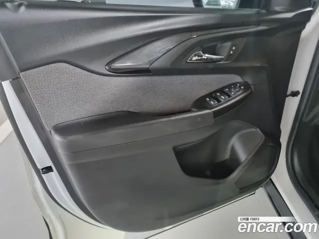 Chevrolet TrailBlazer 2022 1.3 автомат (гидро), миниатюра 11