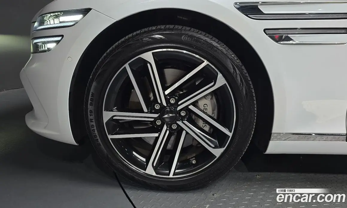 Genesis G80 2025 2.5 автомат (гидро), фото 5
