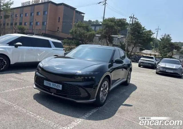 Genesis GV60 2024 0.1 автомат (гидро), миниатюра 2