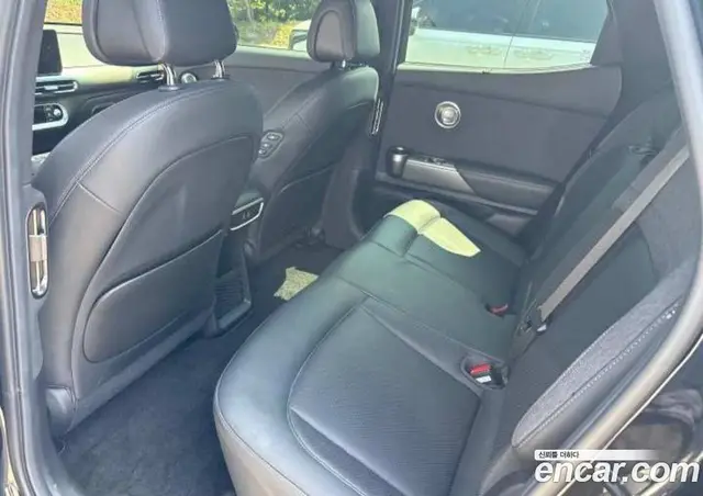 Genesis GV60 2024 0.1 автомат (гидро), миниатюра 11