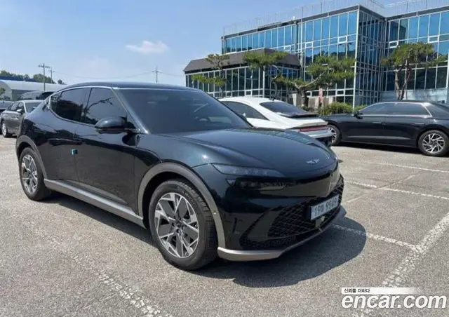 Genesis GV60 2024 0.1 автомат (гидро), миниатюра 8
