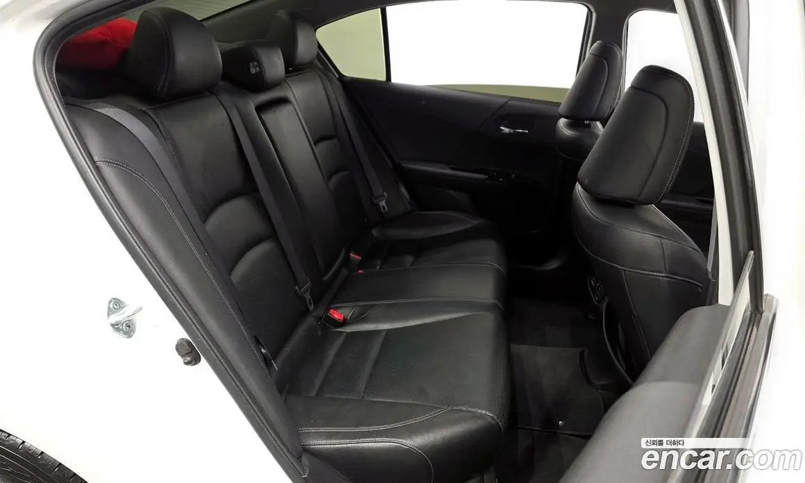 Honda Accord 2017 2.0 автомат (гидро), фото 12