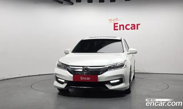 Honda Accord 2017 2.0 автомат (гидро), миниатюра 3