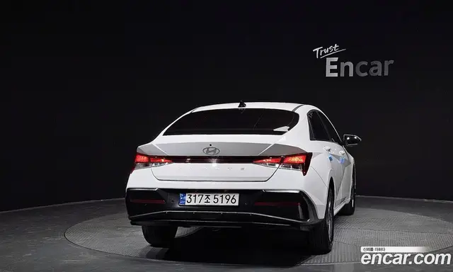 Hyundai Avante 2023 1.6 автомат (гидро), миниатюра 4