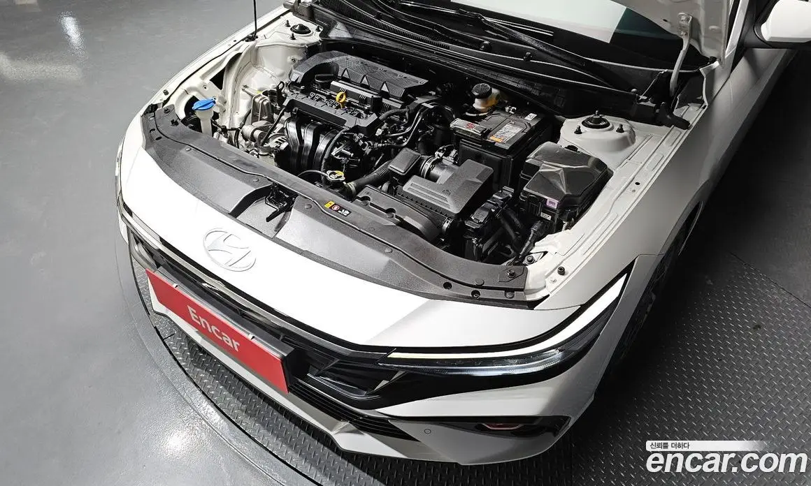 Hyundai Avante 2023 1.6 автомат (гидро), фото 6