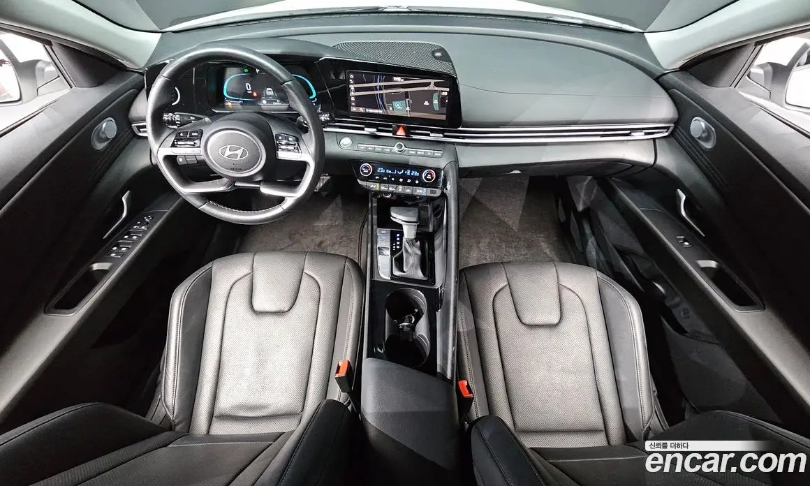 Hyundai Avante 2023 1.6 автомат (гидро), фото 7