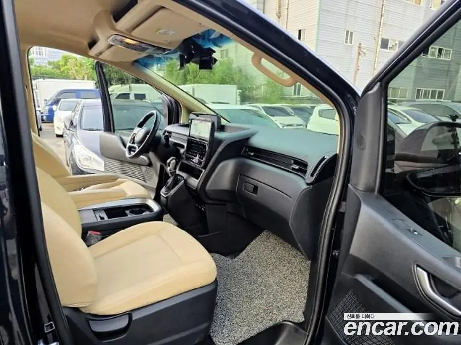 Hyundai Staria 2022 2.2 автомат (гидро), фото 8