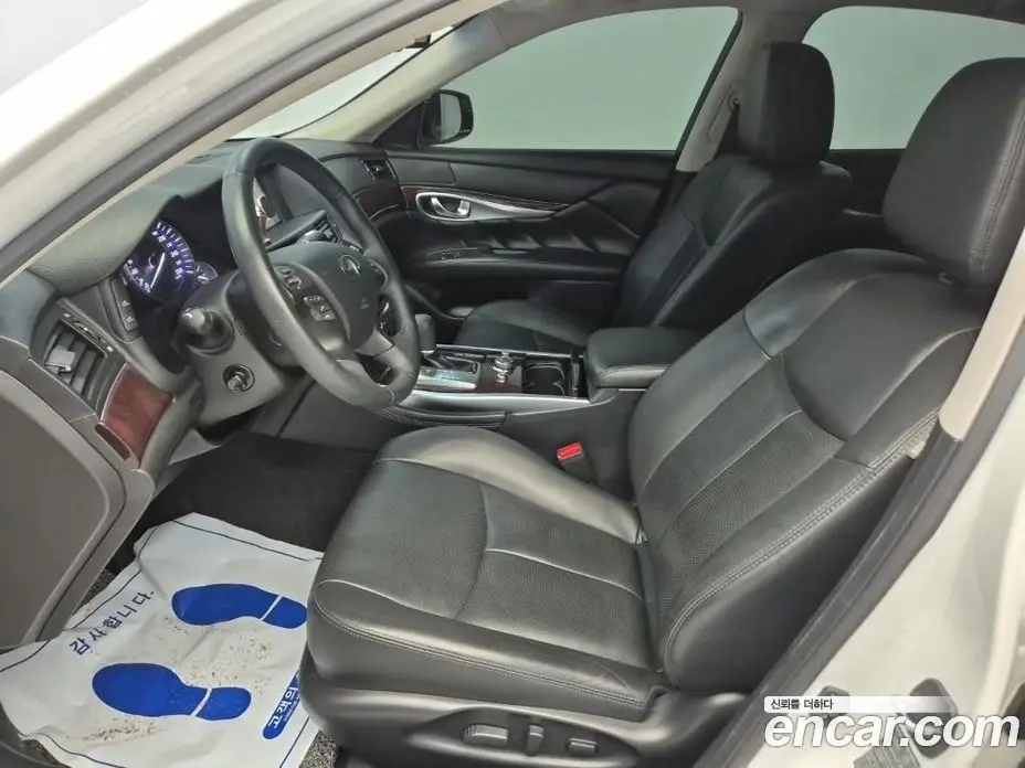 Infiniti Q70 2016 3.7 автомат (гидро), фото 10 Infiniti Q70 2016 3.7 автомат (гидро), фото 10