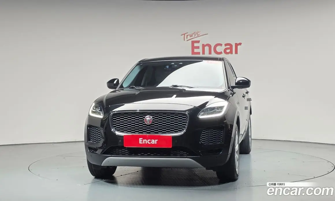 Jaguar E-Pace 2018 2.0 автомат (гидро), фото 2 Jaguar E-Pace 2018 2.0 автомат (гидро), фото 2