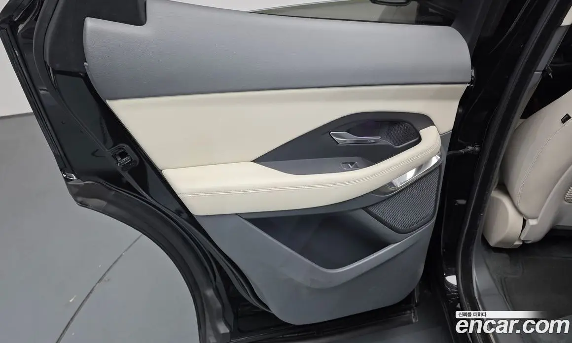 Jaguar E-Pace 2018 2.0 автомат (гидро), фото 14 Jaguar E-Pace 2018 2.0 автомат (гидро), фото 14