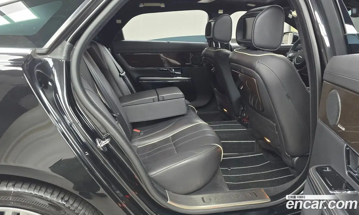 Jaguar XJ 2011 5.0 автомат (гидро), фото 12 Jaguar XJ 2011 5.0 автомат (гидро), фото 12