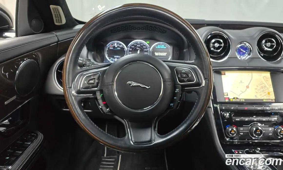 Jaguar XJ 2011 5.0 автомат (гидро), фото 13 Jaguar XJ 2011 5.0 автомат (гидро), фото 13