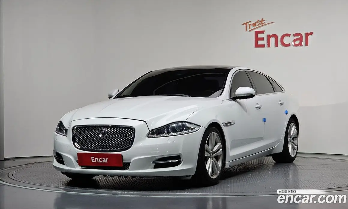 Jaguar XJ 2013 3.0 автомат (гидро), фото 1 Jaguar XJ 2013 3.0 автомат (гидро), фото 1