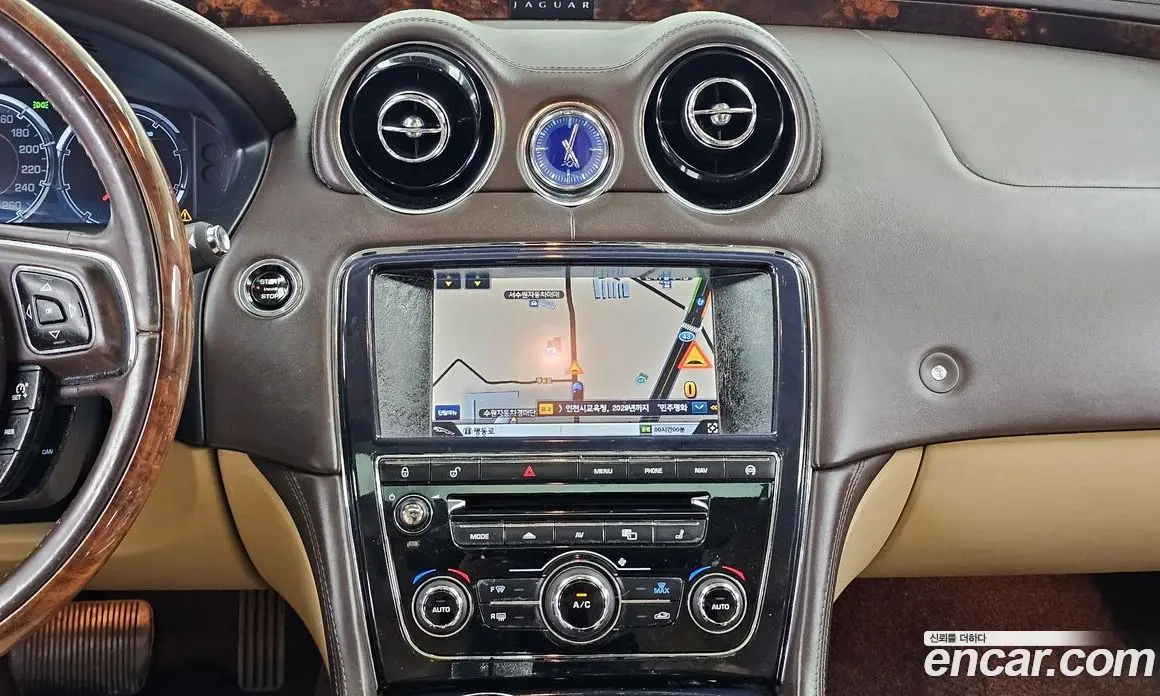 Jaguar XJ 2013 3.0 автомат (гидро), фото 14 Jaguar XJ 2013 3.0 автомат (гидро), фото 14