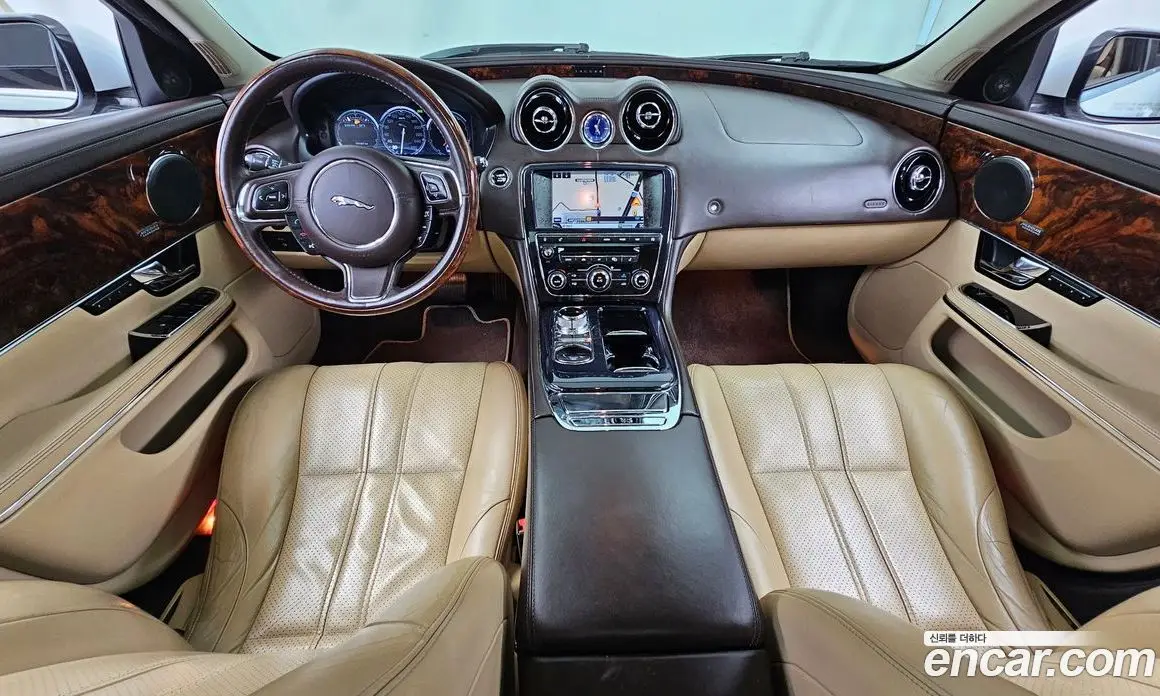 Jaguar XJ 2013 3.0 автомат (гидро), фото 7 Jaguar XJ 2013 3.0 автомат (гидро), фото 7