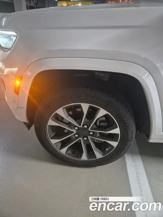 Jeep Cherokee 2023 3.6 автомат (гидро), миниатюра 5
