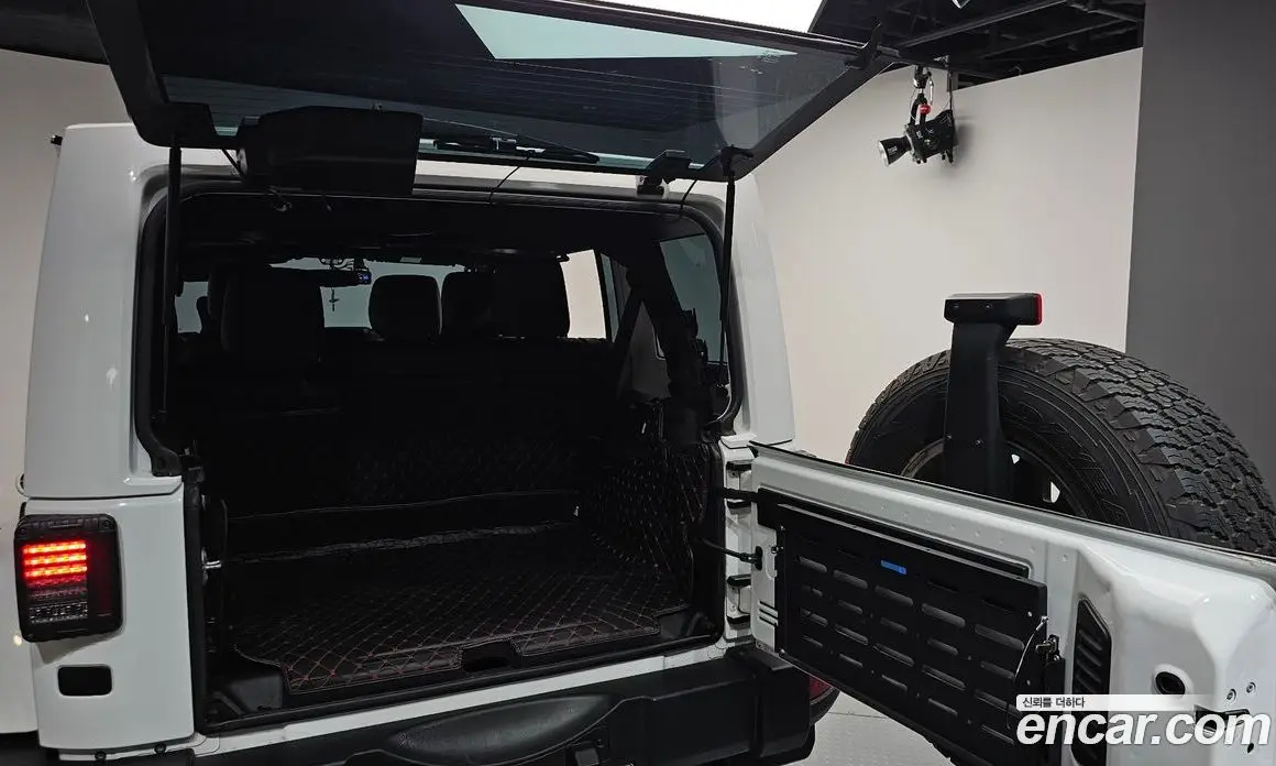Jeep Wrangler 2017 3.6 автомат (гидро), фото 26