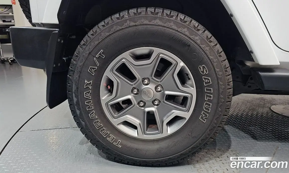 Jeep Wrangler 2017 3.6 автомат (гидро), фото 6
