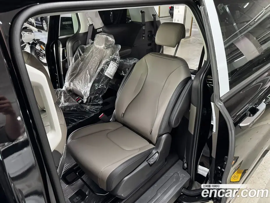 Kia Carnival 2026 1.6 автомат (гидро), фото 17