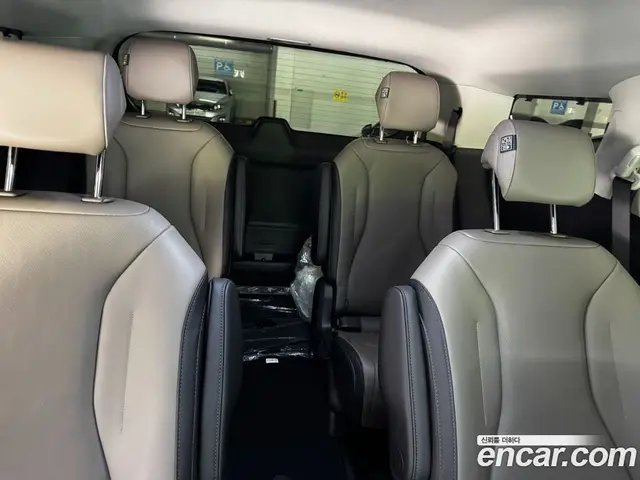 Kia Carnival 2026 1.6 автомат (гидро), миниатюра 10
