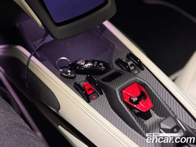Lamborghini Revuelto 2025 6.5 автомат (гидро), миниатюра 11 Lamborghini Revuelto 2025 6.5 автомат (гидро), миниатюра 11