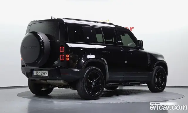 Land Rover Defender 2022 3.0 автомат (гидро), миниатюра 2