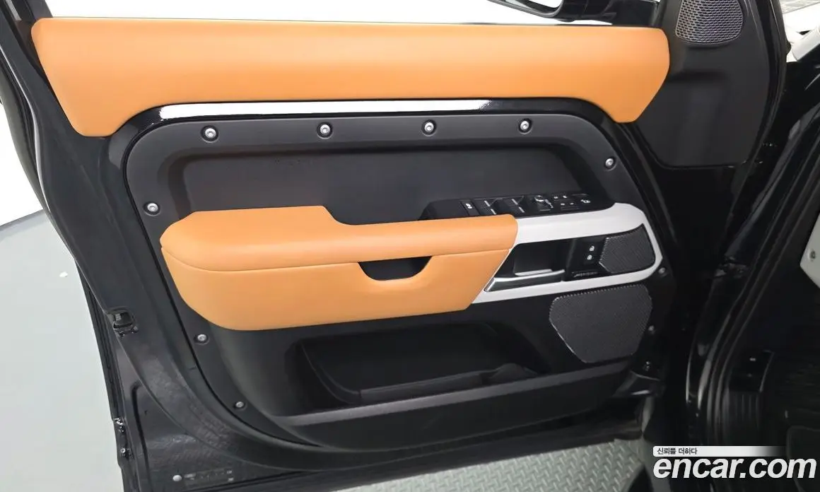 Land Rover Defender 2022 3.0 автомат (гидро), фото 14