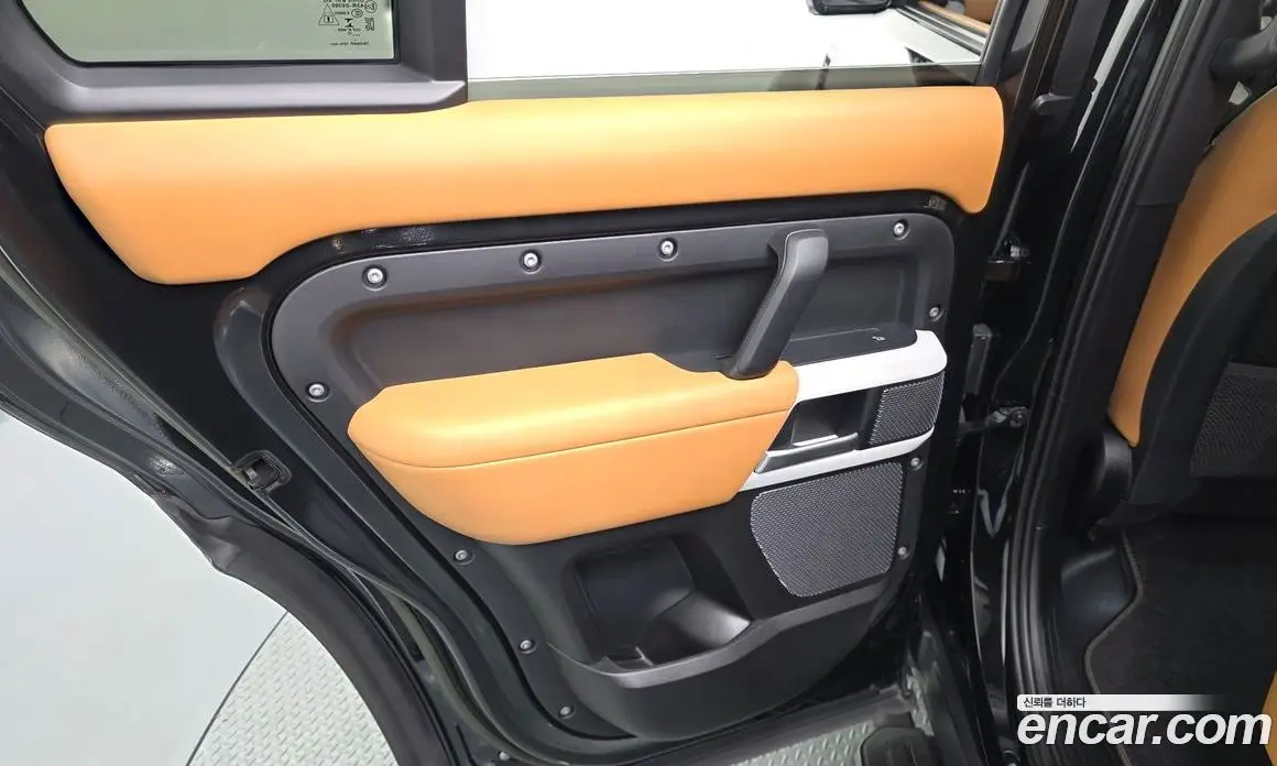 Land Rover Defender 2022 3.0 автомат (гидро), фото 15