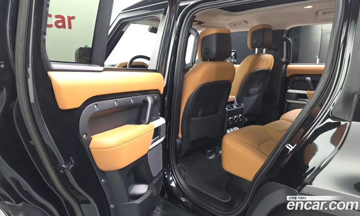 Land Rover Defender 2022 3.0 автомат (гидро), фото 16