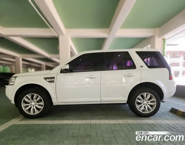 Land Rover Freelander 2014 2.2 автомат (гидро), миниатюра 2
