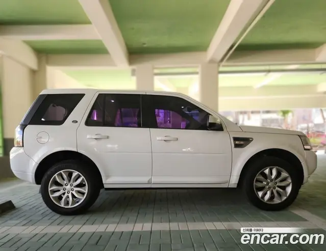 Land Rover Freelander 2014 2.2 автомат (гидро), миниатюра 3