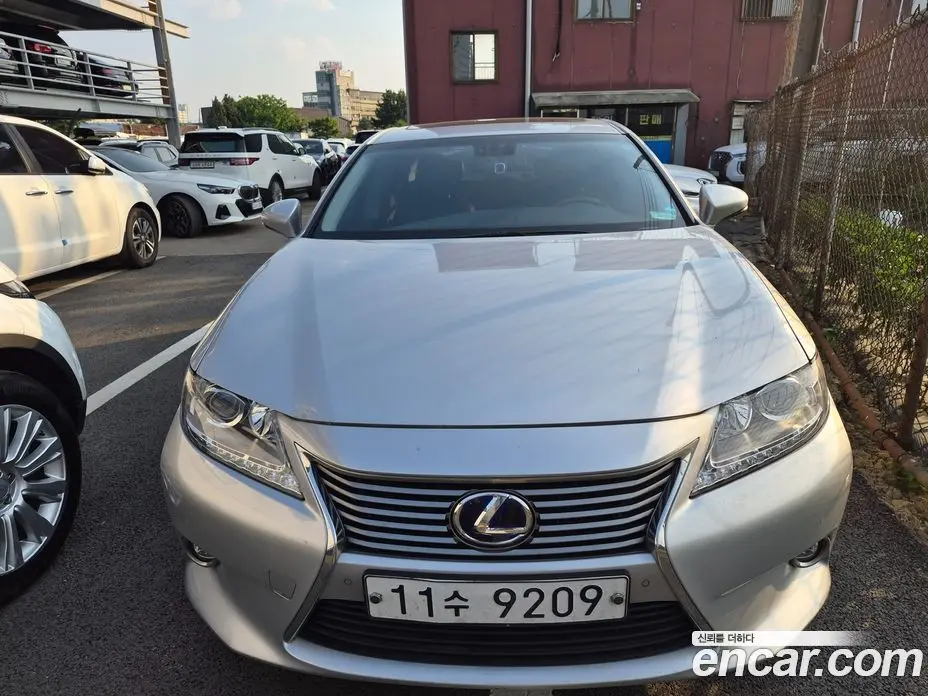 Lexus ES 2015 2.5 автомат (гидро), фото 1 Lexus ES 2015 2.5 автомат (гидро), фото 1