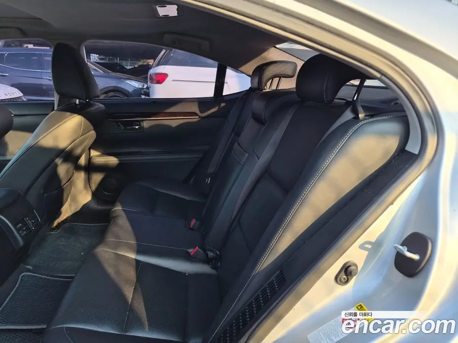 Lexus ES 2015 2.5 автомат (гидро), фото 15 Lexus ES 2015 2.5 автомат (гидро), фото 15