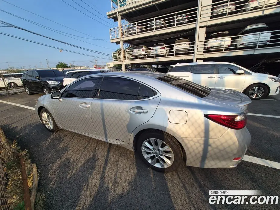 Lexus ES 2015 2.5 автомат (гидро), фото 3 Lexus ES 2015 2.5 автомат (гидро), фото 3