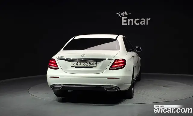 Mercedes-Benz E-Class 2018 2.0 автомат (гидро), миниатюра 4