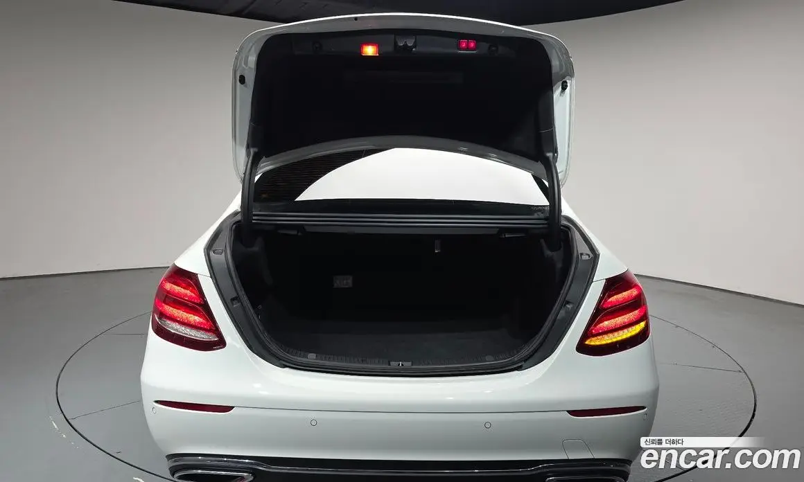 Mercedes-Benz E-Class 2019 1.9 гидро, фото 26 Mercedes-Benz E-Class 2019 1.9 гидро, фото 26