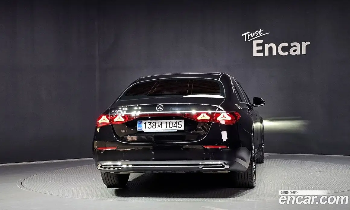 Mercedes-Benz E-Class 2025 2.0 автомат (гидро), фото 4