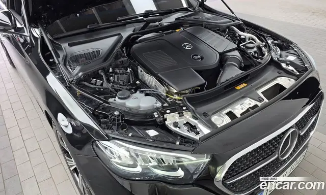 Mercedes-Benz E-Class 2025 2.0 автомат (гидро), миниатюра 6