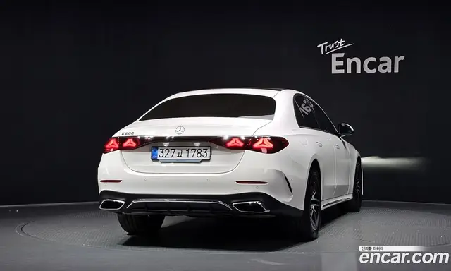 Mercedes-Benz E-Class 2026 2.0 гидро, миниатюра 4 Mercedes-Benz E-Class 2026 2.0 гидро, миниатюра 4