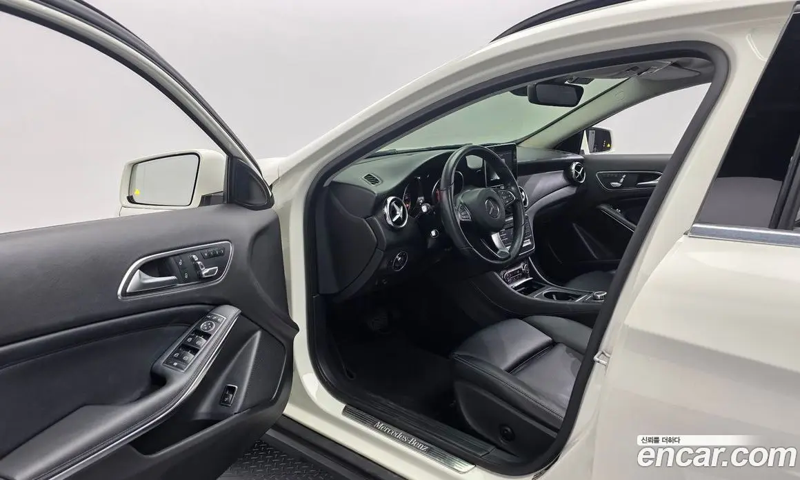 Mercedes-Benz GLA-Class 2017 2.0 гидро, фото 13