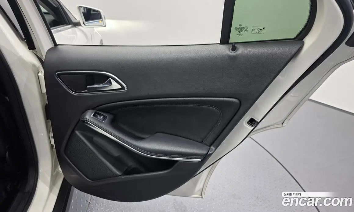 Mercedes-Benz GLA-Class 2017 2.0 гидро, фото 15