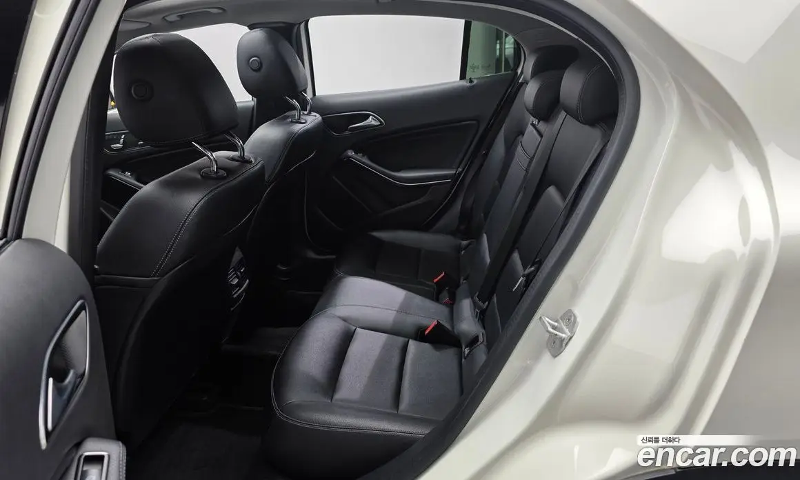 Mercedes-Benz GLA-Class 2017 2.0 гидро, фото 16
