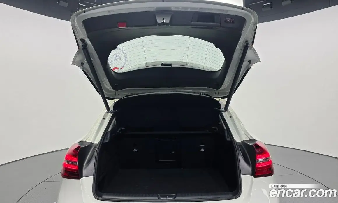 Mercedes-Benz GLA-Class 2017 2.0 гидро, фото 26