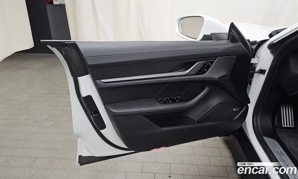 Porsche Taycan 2021 0.1 автомат (гидро), фото 14