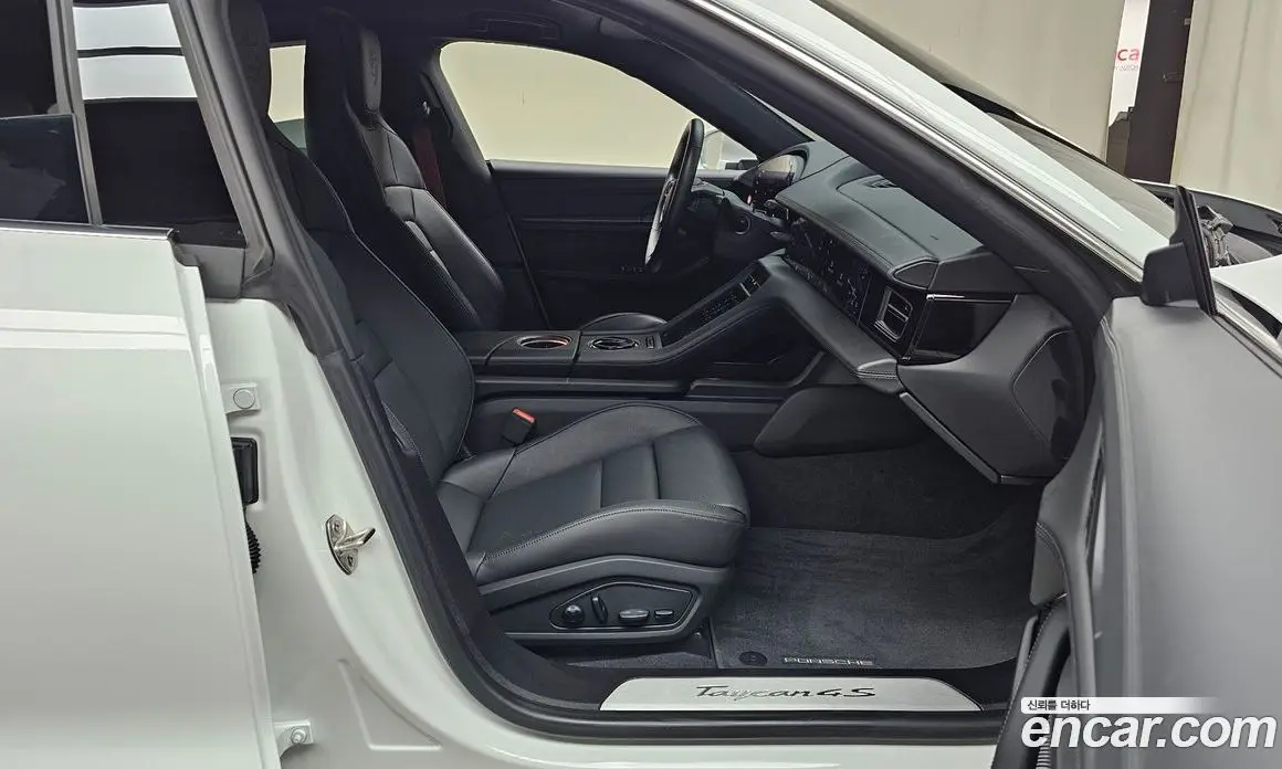 Porsche Taycan 2021 0.1 автомат (гидро), фото 16