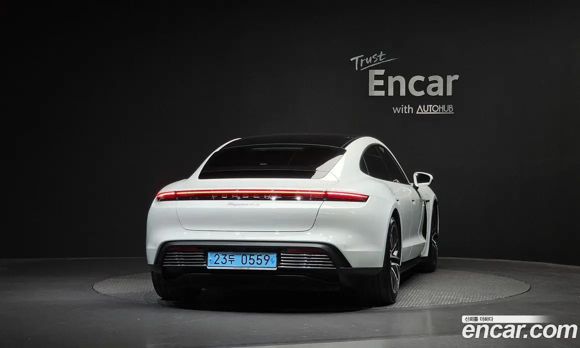 Porsche Taycan 2021 0.1 автомат (гидро), фото 4
