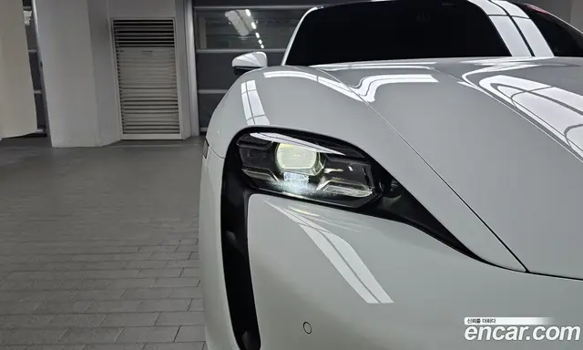 Porsche Taycan 2021 0.1 автомат (гидро), миниатюра 8