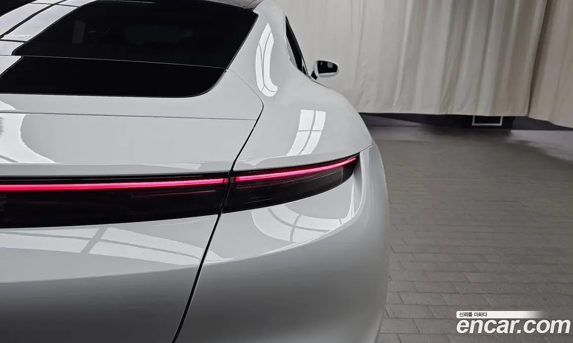 Porsche Taycan 2021 0.1 автомат (гидро), фото 9